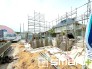 ～閑静な住宅街の立地～
・周辺は閑静な住宅街となっておりますので、静かな暮らしをご実現いただけます。
・前面道路の交通量も多くないので、小さなお子様がいるご家庭でもご安心ですね。
