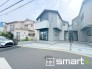～閑静な住宅街の立地～
・周辺は閑静な住宅街となっておりますので、静かな暮らしをご実現いただけます。
・前面道路の交通量も多くないので、小さなお子様がいるご家庭でもご安心ですね。

