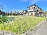 ～開放感ある角地のお住まい～
・２方向が空く事で開放感のある角地に位置しております。
・窮屈な感じが無く、ゆったりと暮らせるこの魅力をぜひ現地でご体感くださいませ。
