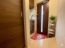 ～十分な容量のシューズボックス～
・備え付けのシューズボックスは充分な容量を確保。
・より大型のものへのご変更などご希望の方もお気軽にご相談くださいませ。
