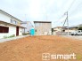 ～閑静な住宅街の立地～
・周辺は閑静な住宅街となっておりますので、静かな暮らしをご実現いただけます。
・前面道路の交通量も多くないので、小さなお子様がいるご家庭でもご安心ですね。
