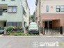 ～閑静な住宅街の立地～
・周辺は閑静な住宅街となっておりますので、静かな暮らしをご実現いただけます。
・前面道路の交通量も多くないので、小さなお子様がいるご家庭でもご安心ですね。
