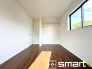 ～２面採光の明るいお部屋～
・洋室は２面採光とする事で穏やかな陽の入る明るい空間となっております。
・くつろぎのプライベート時間を明るい空間で穏やかにお過ごしいただけます。
