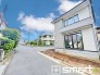 1号棟 ～十分な広さのある前面道路～
・前面道路は約４ｍございますので、お車でのすれ違いも可能で余計なストレスがかかりません。
・日々お車での移動が多い方には大切なポイントですね。

