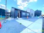 ～閑静な住宅街の立地～
・周辺は閑静な住宅街となっておりますので、静かな暮らしをご実現いただけます。
・前面道路の交通量も多くないので、小さなお子様がいるご家庭でもご安心ですね。
