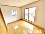 ～２面採光の明るいお部屋～
・洋室は２面採光とする事で穏やかな陽の入る明るい空間となっております。
・くつろぎのプライベート時間を明るい空間で穏やかにお過ごしいただけます。
