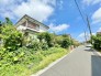 ～十分な広さのある前面道路～
・前面道路は約4ｍございますので、お車でのすれ違いも可能で余計なストレスがかかりません。
・日々お車での移動が多い方には大切なポイントですね。
