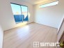 ～２面採光の明るいお部屋～
・洋室は２面採光とする事で穏やかな陽の入る明るい空間となっております。
・くつろぎのプライベート時間を明るい空間で穏やかにお過ごしいただけます。
