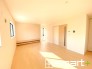 ～余裕の空間が広がるＬＤＫ～
・１８．４帖あるＬＤＫはご家族団らんのお時間を余裕の広さで演出してくれます。
・ご内覧の際は家具の配置などもイメージしながらご覧くださいませ。
