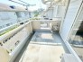 外の空気を身近に感じられるゆとりある広さ。日常の中に健やかな安らぎをもたらしてくれる空間です
