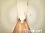 ～やはり便利なタンク式トイレ～
・最近はタンクレストイレもございますが、タンク式の場合は停電時もお水を流すことが可能。
・故障時なども比較的費用が安くなるなど、メリットが多くなります。
