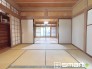 ～８帖２間続き・広縁付き～
・和室は２面採光とする事で穏やかな陽の入る明るい空間となっております。
・くつろぎのプライベート時間を明るい空間で穏やかにお過ごしいただけます。
