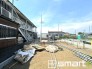 2号棟 ～閑静な住宅街の立地～
・周辺は閑静な住宅街となっておりますので、静かな暮らしをご実現いただけます。
・前面道路の交通量も多くないので、小さなお子様がいるご家庭でもご安心ですね。
