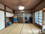 ～収納豊富な和室～
・各居室に備え付けの収納をご用意。タンスなどを置く場合と比べ出っ張らないので部屋の中を有効のご活用いただけます。
・収納の広さなどぜひ現地でご確認くださいませ。

