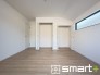 ～２面採光の明るいお部屋～
・洋室は２面採光とする事で穏やかな陽の入る明るい空間となっております。
・くつろぎのプライベート時間を明るい空間で穏やかにお過ごしいただけます。

