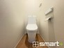 ～やはり便利なタンク式トイレ～
・最近はタンクレストイレもございますが、タンク式の場合は停電時もお水を流すことが可能。
・故障時なども比較的費用が安くなるなど、メリットが多くなります。
