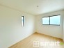 ～２面採光の明るいお部屋～
・洋室は２面採光とする事で穏やかな陽の入る明るい空間となっております。
・くつろぎのプライベート時間を明るい空間で穏やかにお過ごしいただけます。
