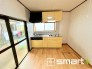 ～リビングを有効活用～
・キッチンは対面式ではなく壁側にございますので、お部屋の中の空間を有効活用できます。
・現地ではぜひ家具の配置などもイメージしながらご見学くださいませ。
