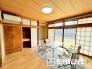 ～収納豊富な洋室～
・居室に備え付けの収納をご用意。タンスなどを置く場合と比べ出っ張らないので部屋の中を有効のご活用いただけます。
・収納の広さなどぜひ現地でご確認くださいませ。
