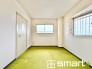 ～２面採光の明るいお部屋～
・洋室は２面採光とする事で穏やかな陽の入る明るい空間となっております。
・くつろぎのプライベート時間を明るい空間で穏やかにお過ごしいただけます。
