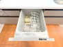 ～食器洗浄機を標準装備～
・キッチンにはビルトインタイプの食器洗浄機を標準装備。
・家事にかける時間を削減でき、「自分時間」を増やすことができる嬉しいアイテムです。
