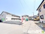 ～開放感ある角地のお住まい～
・２方向が空く事で開放感のある角地に位置しております。
・窮屈な感じが無く、ゆったりと暮らせるこの魅力をぜひ現地でご体感くださいませ。
