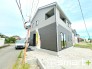 ～閑静な住宅街の立地～
・周辺は閑静な住宅街となっておりますので、静かな暮らしをご実現いただけます。
・前面道路の交通量も多くないので、小さなお子様がいるご家庭でもご安心ですね。
(１号棟)