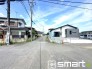 ～開放感ある角地のお住まい～
・２方向が空く事で開放感のある角地に位置しております。
・窮屈な感じが無く、ゆったりと暮らせるこの魅力をぜひ現地でご体感くださいませ。
