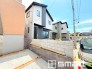 2号棟 ～閑静な住宅街の立地～
・周辺は閑静な住宅街となっておりますので、静かな暮らしをご実現いただけます。
・前面道路の交通量も多くないので、小さなお子様がいるご家庭でもご安心ですね。
