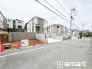 ～閑静な住宅街の立地～
・周辺は閑静な住宅街となっておりますので、静かな暮らしをご実現いただけます。
・前面道路の交通量も多くないので、小さなお子様がいるご家庭でもご安心ですね。
