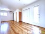 ～間取り変更も可能な洋室～
・２階○○帖の洋室は間仕切りを造る事で２部屋に分ける事が可能。
・ご家族の状況に応じて部屋の数を変更できるプランです。
