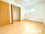 ～２面採光の明るいお部屋～
・洋室は２面採光とする事で穏やかな陽の入る明るい空間となっております。
・くつろぎのプライベート時間を明るい空間で穏やかにお過ごしいただけます。
