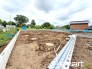 ～閑静な住宅街の立地～
・周辺は閑静な住宅街となっておりますので、静かな暮らしをご実現いただけます。
・前面道路の交通量も多くないので、小さなお子様がいるご家庭でもご安心ですね。
