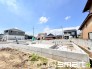 2号棟 ～ベタ基礎でしっかりとした土台～
・コンクリートの中に鉄筋を配し強度を高めた「ベタ基礎」を採用。
・しっかりとした土台を造ったうえで、その上に建物が築造されていきます。
