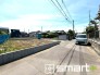 ～十分な広さのある前面道路～
・前面道路は約４ｍございますので、お車でのすれ違いも可能で余計なストレスがかかりません。
・日々お車での移動が多い方には大切なポイントですね。（１号棟）
