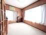 ～自然な風合いの洋室～
・ナチュラルな色彩で纏められた洋室は家具のコーディネートもしやすくなっております。
・どんな家具にするか考えるだけでも楽しくなってきますね。
