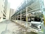 ～敷地内に駐車場をご用意～
・敷地内に収容力に優れた機械式駐車場がございますので、お車をお持ちの方も是非ご検討ください。
・空き状況のご確認などもお気軽にどうぞ。
