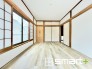 ～オプション施行もお任せください～
・フローリングの変色など劣化を軽減し、水をこぼした場合などにも防いでくれるフロアコーテイングが人気となっております。
・オプション施行もお任せください。

