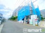 ～十分な広さのある前面道路～
・前面道路は約６ｍございますので、お車でのすれ違いも楽々で余計なストレスがかかりません。
・日々お車での移動が多い方には大切なポイントですね。
