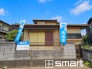 ～閑静な住宅街の立地～
・周辺は閑静な住宅街となっておりますので、静かな暮らしをご実現いただけます。
・前面道路の交通量も多くないので、小さなお子様がいるご家庭でもご安心ですね。
