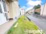 ～お庭もある余裕の敷地～
・広々した敷地にはお庭もご用意。お庭があるだけで余裕を感じますね。
・防草シートや人工芝の敷設などのオプションもお気軽にご相談くださいませ。

