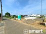～十分な広さのある前面道路～
・前面道路は約４ｍございますので、お車でのすれ違いも可能で余計なストレスがかかりません。
・日々お車での移動が多い方には大切なポイントですね。
