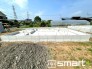 2号棟 ～ベタ基礎でしっかりとした土台～
・コンクリートの中に鉄筋を配し強度を高めた「ベタ基礎」を採用。
・しっかりとした土台を造ったうえで、その上に建物が築造されていきます。
