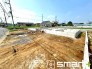 ～閑静な住宅街の立地～
・周辺は閑静な住宅街となっておりますので、静かな暮らしをご実現いただけます。
・前面道路の交通量も多くないので、小さなお子様がいるご家庭でもご安心ですね。

