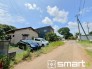 ～閑静な住宅街の立地～
・周辺は閑静な住宅街となっておりますので、静かな暮らしをご実現いただけます。
・前面道路の交通量も多くないので、小さなお子様がいるご家庭でもご安心ですね。
