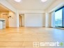 ～穏やかな陽の入るＬＤＫ～
・大きな窓のあるＬＤＫは陽当りも良好で明るい空間となっております。
・ご家族団らんなど過ごす時間の多いＬＤＫが明るいのは嬉しいポイントですね。
