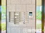 ～鍵付きの郵便受け～
・郵便受けは当然鍵が付いておりますので、プライバシーが守られます。
・ご内覧の際は共用部もしっかりとご見学くださいませ。
