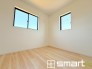 ～２面採光の明るいお部屋～
・洋室は２面採光とする事で穏やかな陽の入る明るい空間となっております。
・くつろぎのプライベート時間を明るい空間で穏やかにお過ごしいただけます。
