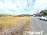 ～十分な広さのある前面道路～
・前面道路は約8.8ｍございますので、お車でのすれ違いも楽々で余計なストレスがかかりません。
・日々お車での移動が多い方には大切なポイントですね。
