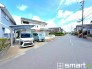 ～開放感ある角地のお住まい～
・２方向が空く事で開放感のある角地に位置しております。
・窮屈な感じが無く、ゆったりと暮らせるこの魅力をぜひ現地でご体感くださいませ。

